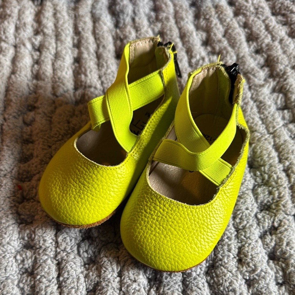 Monkey Feel leather neon Yellow Baby ballet flats